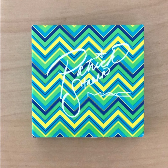 MAC Patrick Starr Hot and Heavy Face Powder - Picture 4 of 5